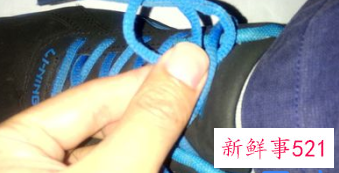 简单系鞋带方法步骤图解