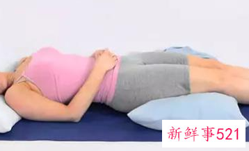 人平躺睡觉好还是侧身睡好