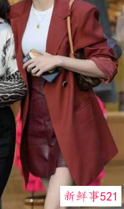 冬天穿裙子配什么外套好看