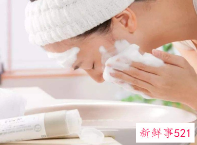 用洗面奶洗脸一般洗几分钟