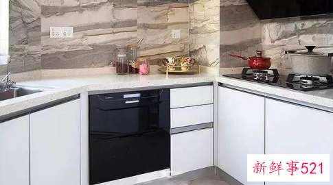 时尚前卫的不规则橱柜设计