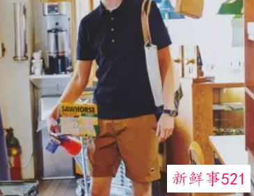 那种polo衫配黑色休闲裤子好看
