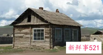 女人梦见古老的房子