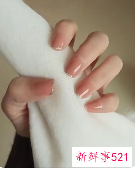 美甲卸甲片疼吗