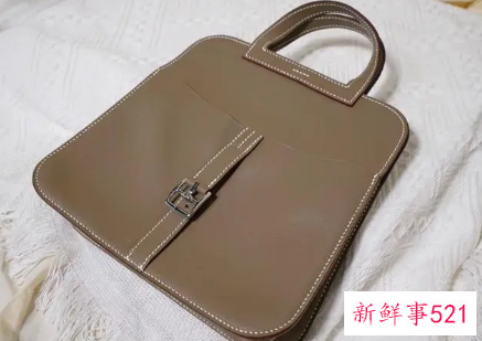 大象灰包包好配衣服吗