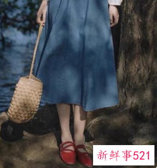 运动裙子搭配什么鞋子