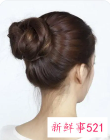 显脸瘦的发型简单扎法