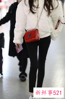 小款羽绒服搭配什么裤子