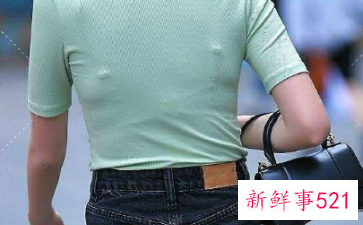 那种polo衫配黑色休闲裤子好看