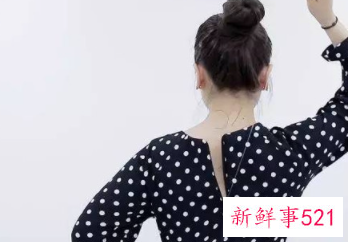 连衣裙够不上拉链怎么办