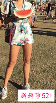 连体短裤搭配什么鞋