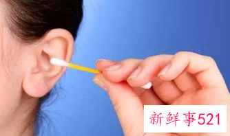 耳朵像隔了一层膜闷闷的