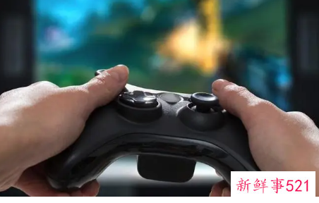 梦见打游戏充钱