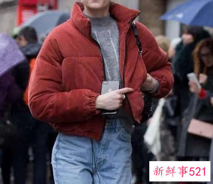 羽绒棉服配什么裤子