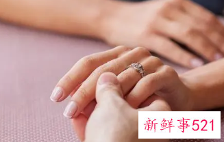 婚外情人索要戒指