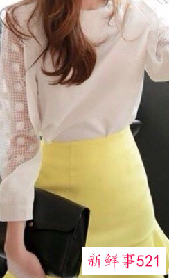 黄色半身裙配什么上衣好看