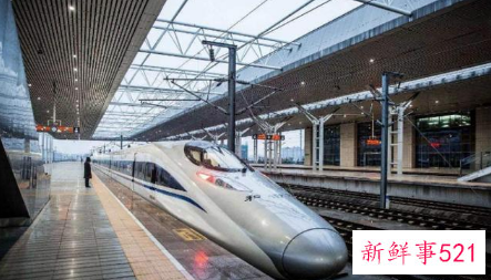 我国首辆旅游高铁有多牛