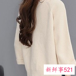 圆领毛衣如何穿搭