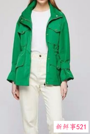 浅绿色外套搭配