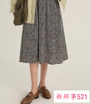 运动裙子搭配什么鞋子