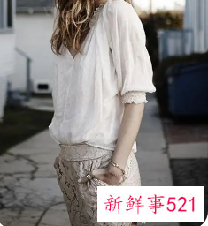 蕾丝搭配什么裤子好看