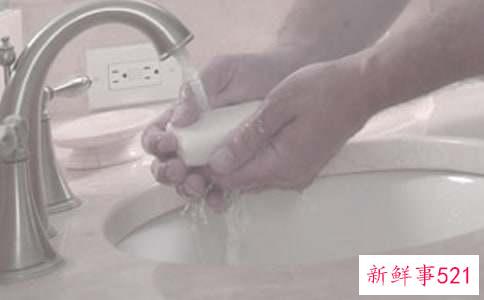 梦见血水洗手好不好