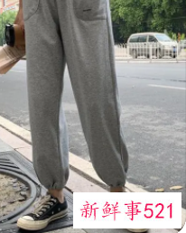 女生束脚裤配什么鞋子