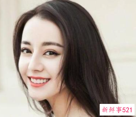 素颜都有回头率的女生