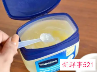 厚涂凡士林可以去黑头吗