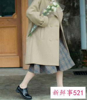 冬天裙子可以配什么棉服