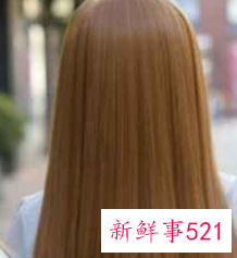 最显皮肤白的发色