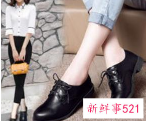 穿小皮鞋怎么搭配