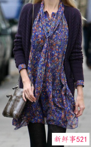 紫色连衣裙配什么颜色袜子