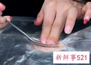 粉饼摔碎了如何修复