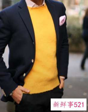 男生蓝色搭配什么颜色好看