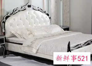 梦见上铺的床掉下来了