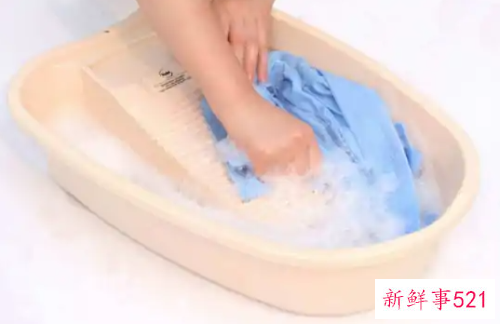 裤子上粘上彩泥怎么办干了