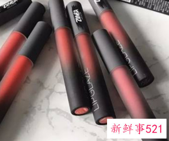 素颜擦口红好还是唇釉好