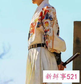 男装汉服下裙怎么穿