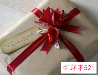 收到女朋友礼物发朋友圈文案文艺