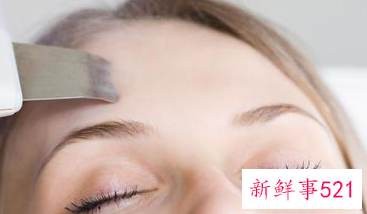 脸上长痘痘如何解决