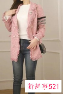 白色短款小香风外套搭什么