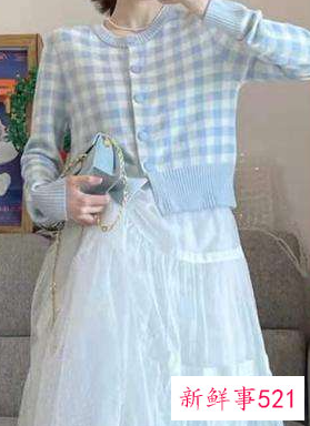 白色连衣裙搭配什么外套好看图片