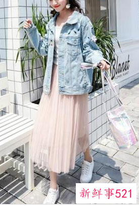 牛仔外套的时尚穿搭