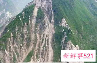 梦见大山崩塌石头滚落