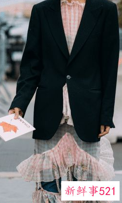 冬季卡其色半身裙如何搭配