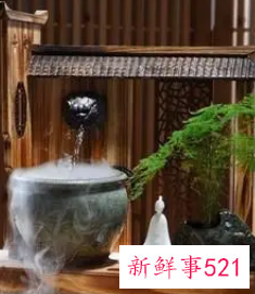 客厅摆放流水摆件好吗