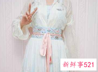 男装汉服下裙怎么穿