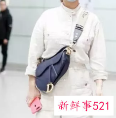 休闲运动装搭配什么包包