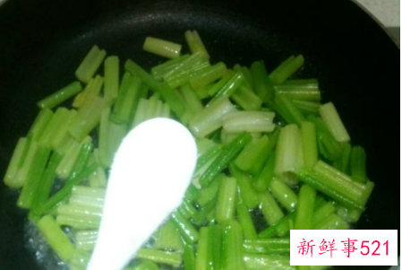 芹菜怎么处理比较脆